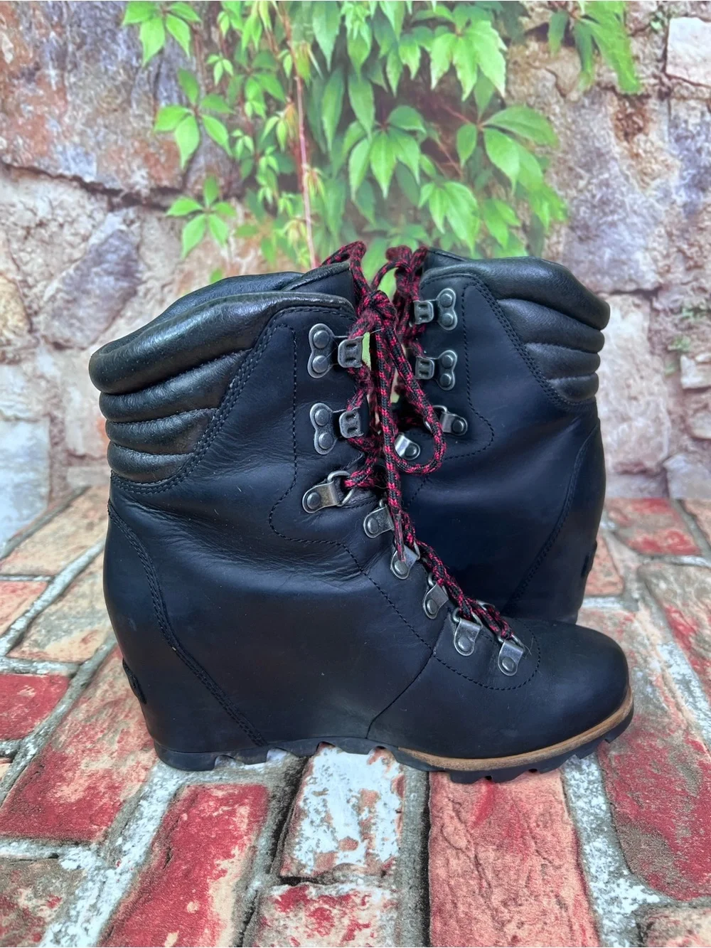 SOREL Black Leather Hidden Wedge Lace Up Boots, 7 - Picture 12 of 15